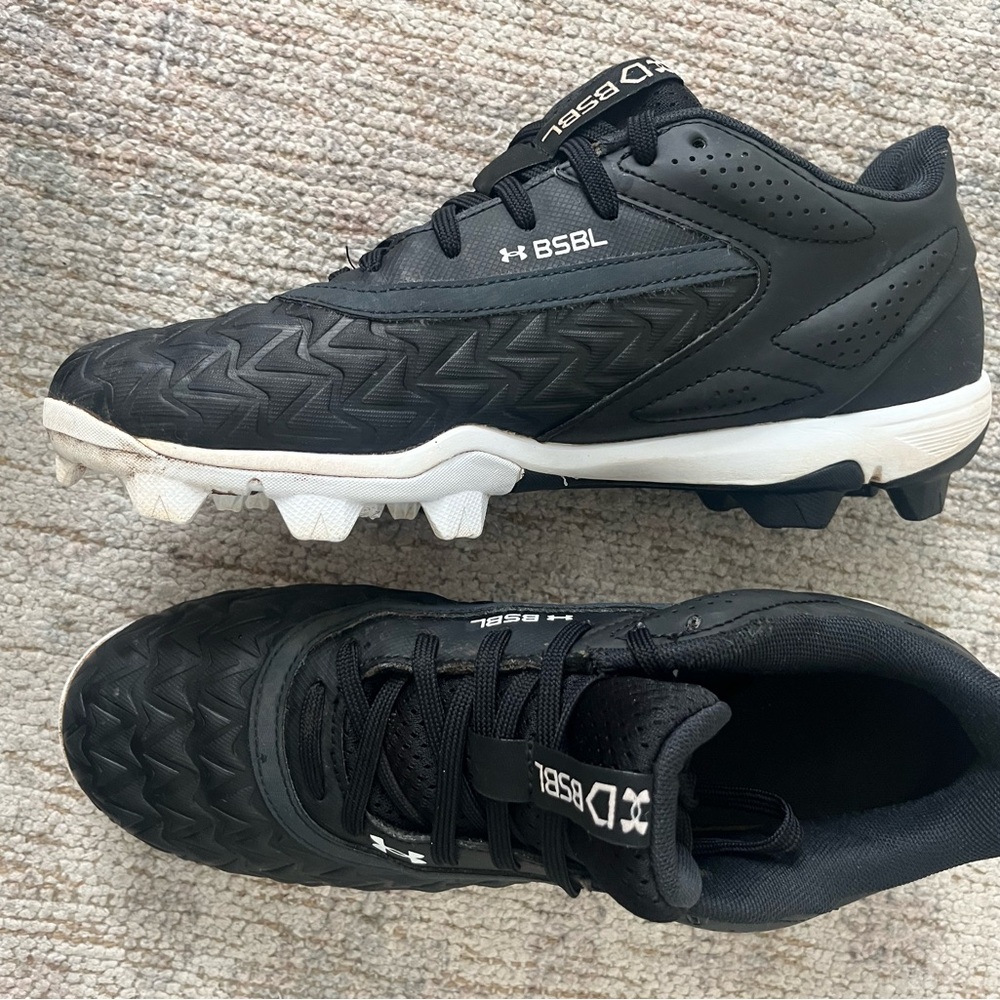 Under Armour Black Baseball cleats